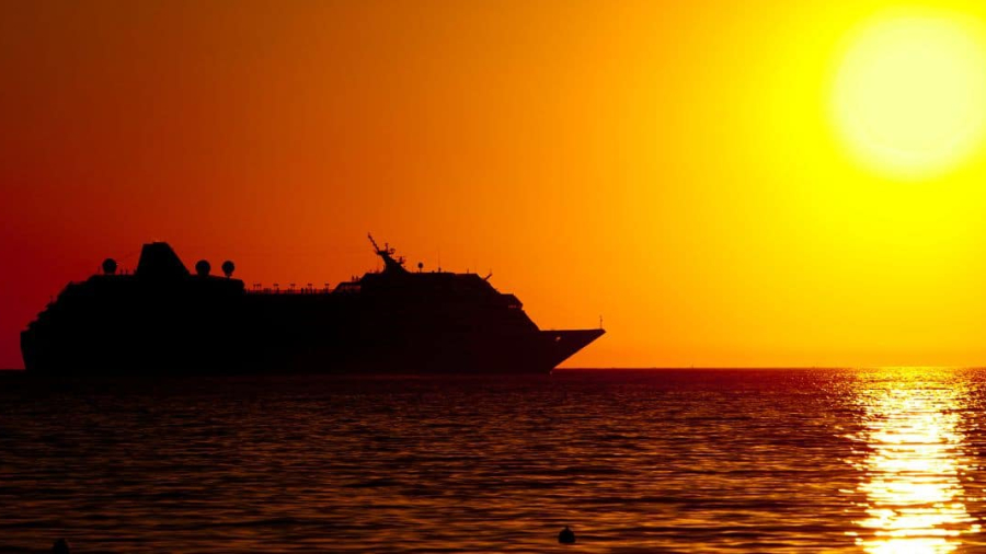 cruise-ship-black-friday-1600-x-600-px-1.jpg