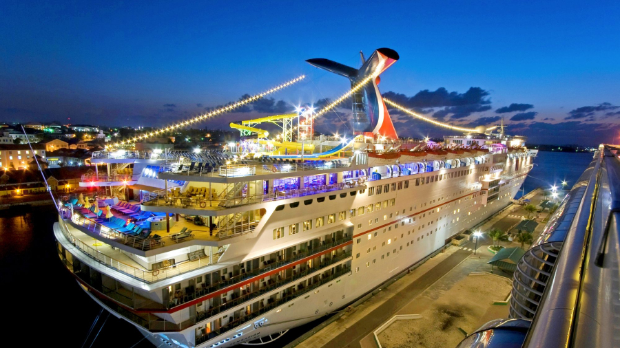 Carnival-cruise-ship-at-night.jpg