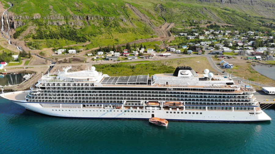 vikingskycruiseship.jpg