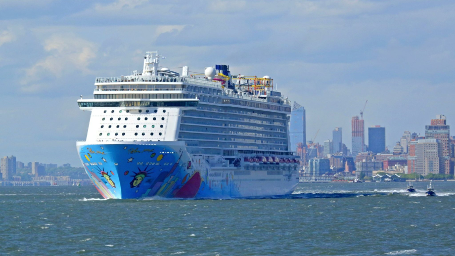 Norwegian-Breakaway-in-New-York-harbor-scaled.jpg