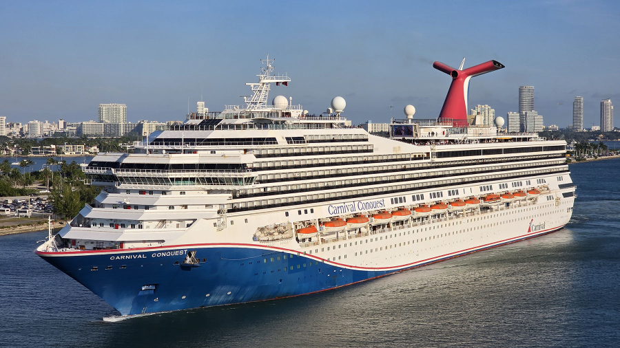 carnivalcruiseshipportmiami.jpg