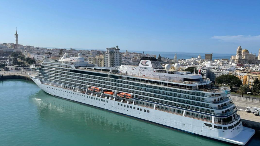 cruise-ship-with-lifeboats-1.jpg