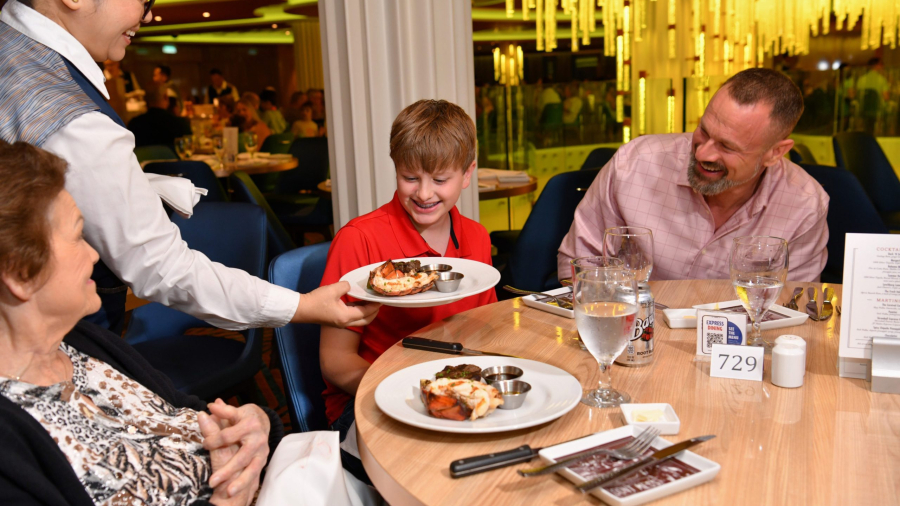Carnival-Cruise-Line-offers-Express-Dining-rolling-out-fleetwide-by-summer-season-scaled.jpg