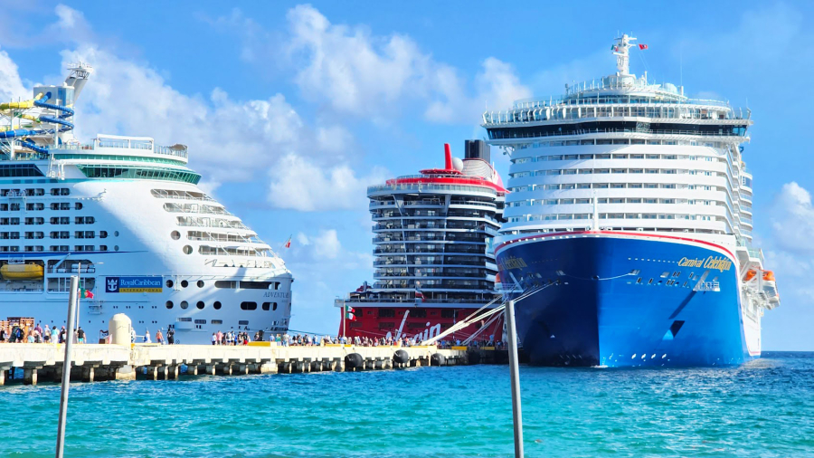 cruiseshipsinportmexico.jpg