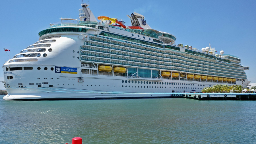 Navigator-of-the-Seas-Royal-Caribbean-cruise-ship.jpg