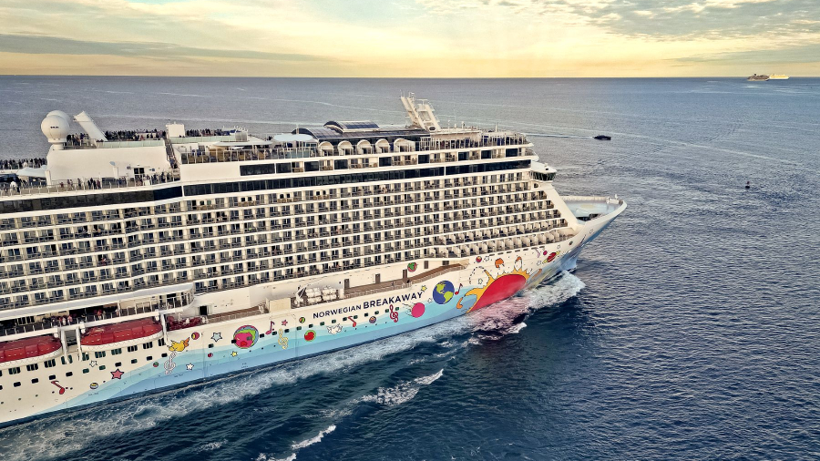 Norwegian-Breakaway-cruise-ship.jpg