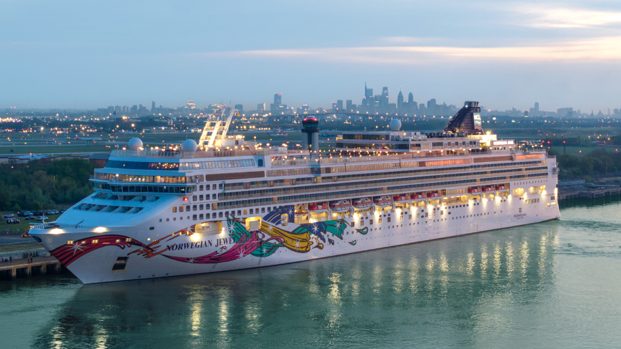 ncl_jewel_philadelphia_cruisearrivalmorning-19_edit.jpg