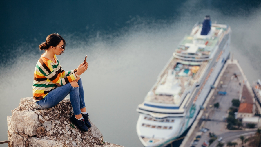 woman-on-wifi-cell-phone-cruise-ship.jpg