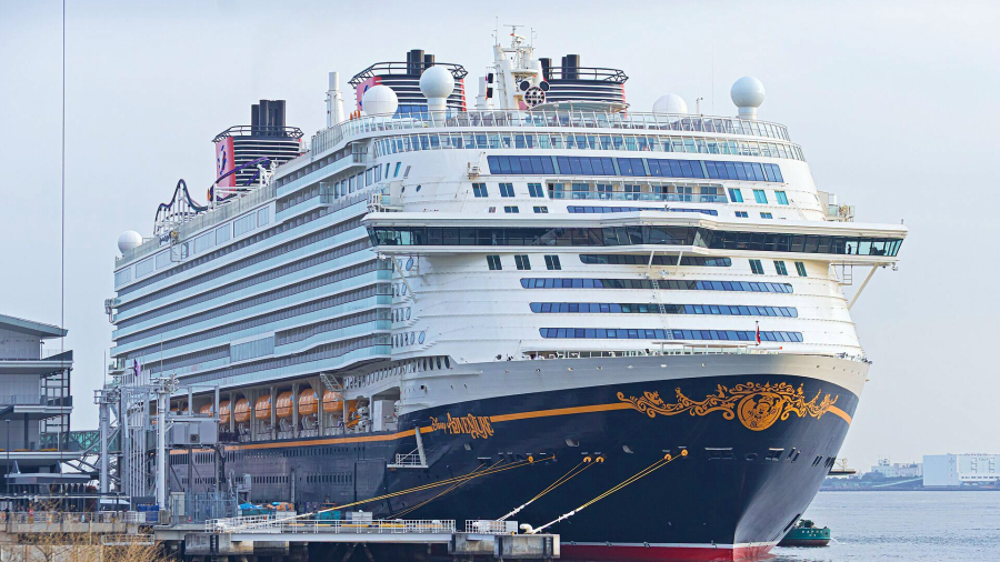 Disney-Adventure-cruise-ship.jpg