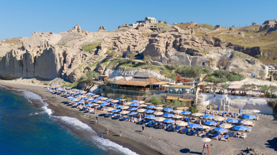 Royal-Beach-Club-Santorini-1.jpg