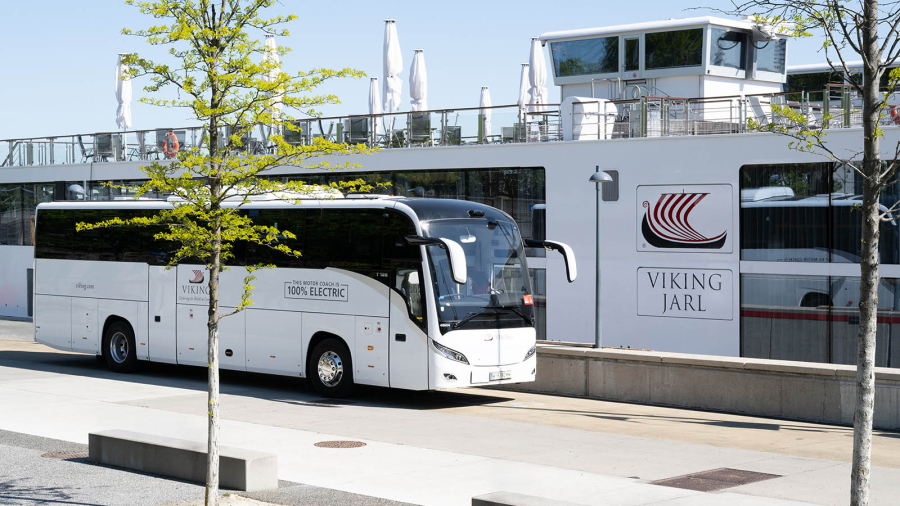 Viking-Electric-Branded-Bus-Longship-Jarl-Vienna.jpg