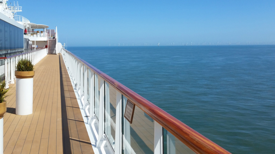 cruiseshipocean.jpg