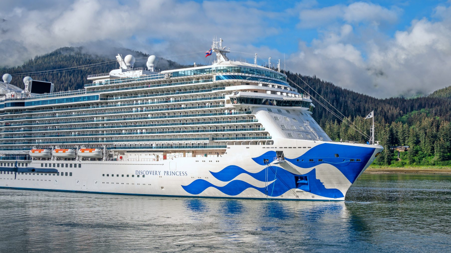 Discovery-Princess-cruise-ship-in-Juneau-Alaska.jpg
