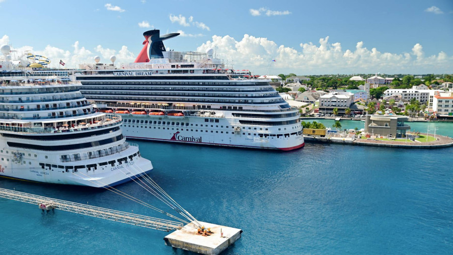 Nassaue-cruise-port-ships.jpg