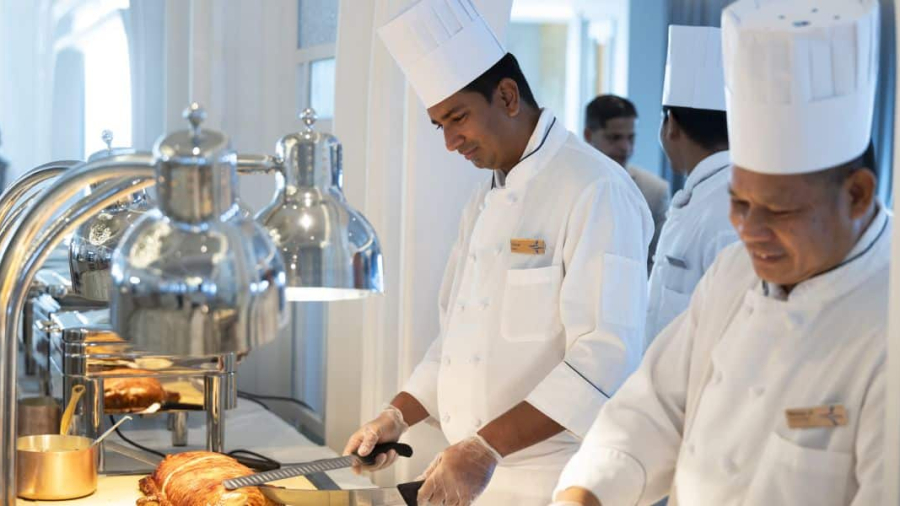 Oceania-Vista-Grand-Dining-Room-Brunch.jpg