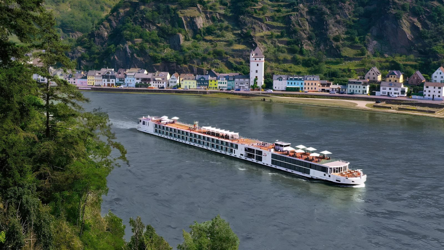 Viking-river-ship.jpg