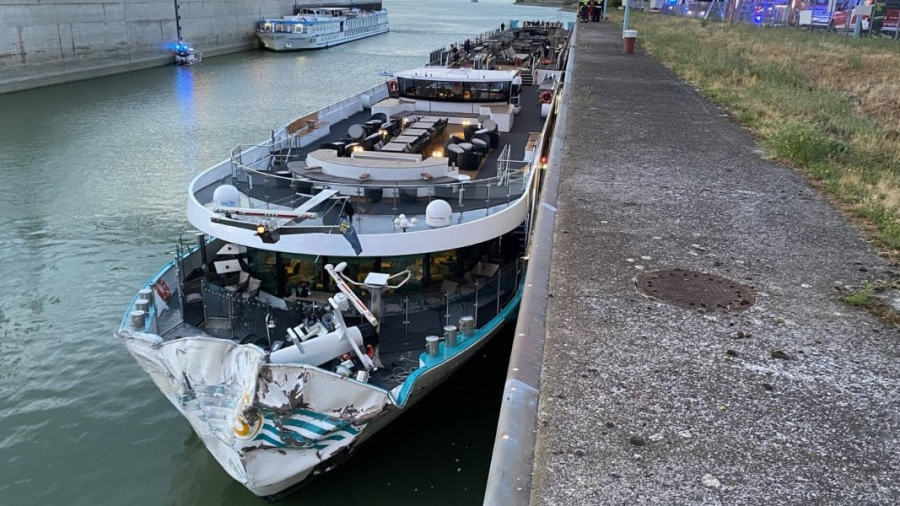 Anna-Katharina-River-Ship-Crash.jpg