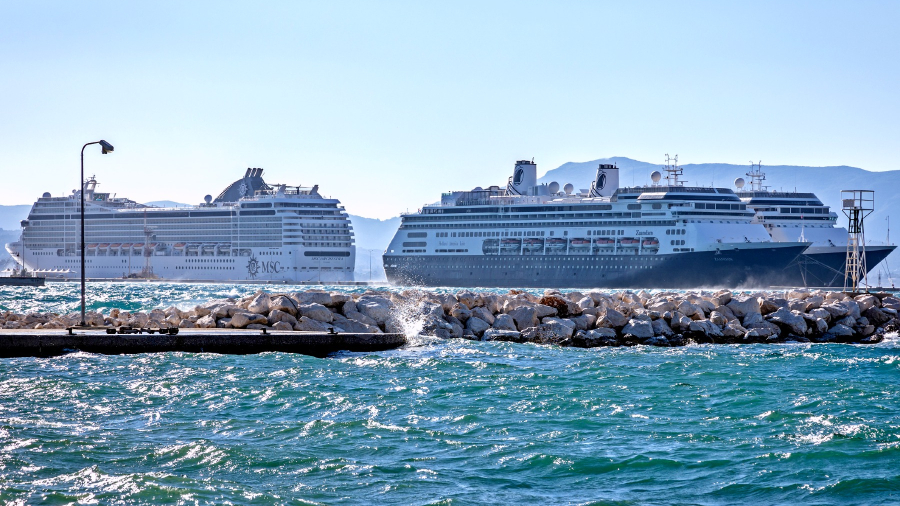 Cruise-ships-docked-in-corfu-greece.jpg