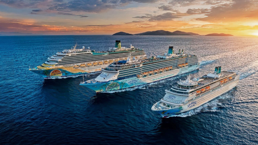 Margaritaville-at-Sea-three-ship-gathering.jpg