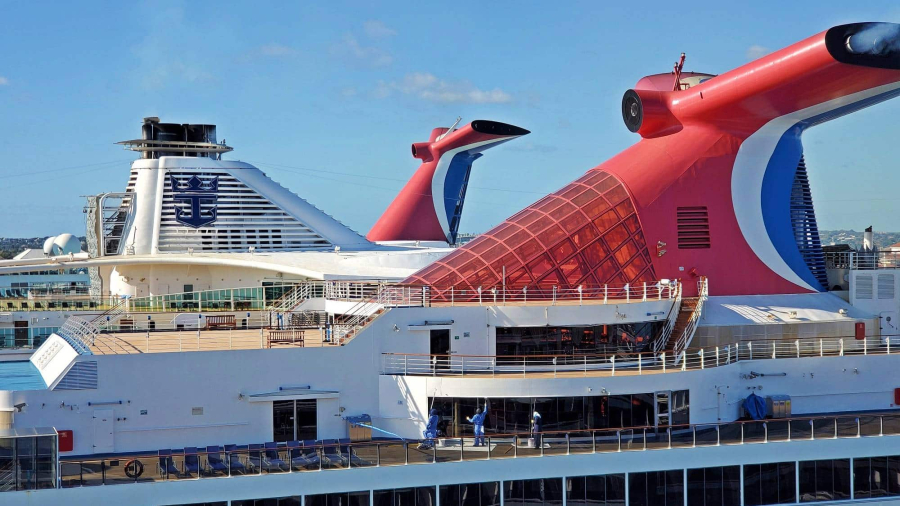 carnival-and-royal-caribbean-differences.jpg