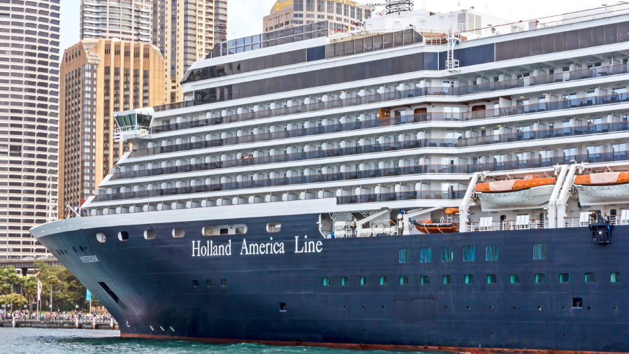 oosterdam-Holland-America-ship-docked-in-Sydney-Australia.jpg