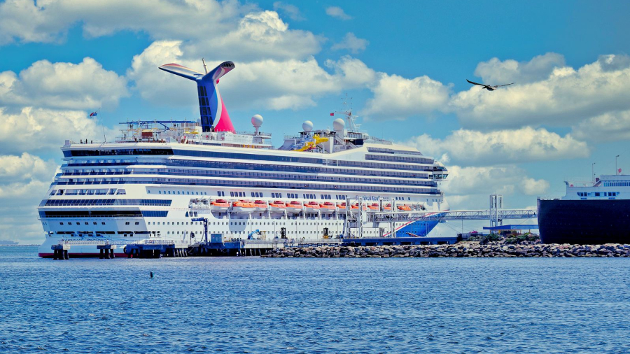 Carnival-Radiance-in-Long-Beach-CA.jpg