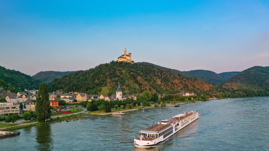 Longship-Mimir-Hilltop-Castle-Braubach.jpg