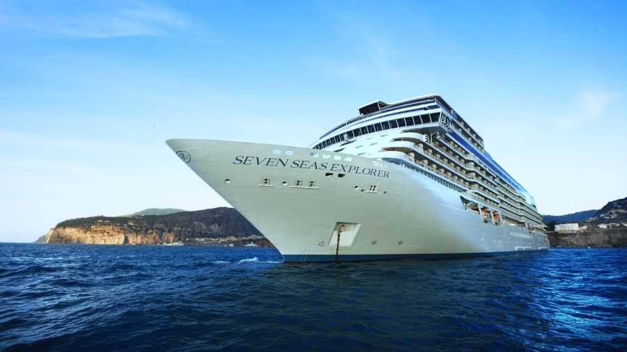Seven-Seas-Explorer-in-Sorrento.jpg
