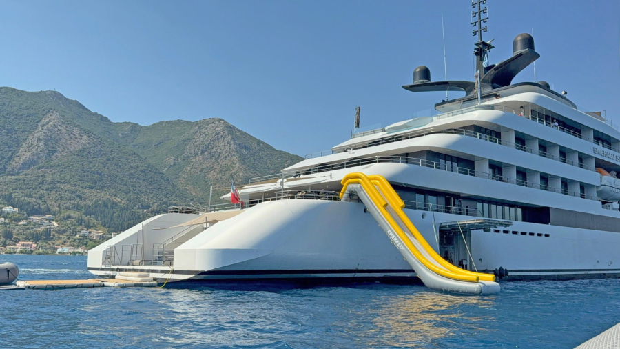 Emerald-Cruises-Social-Sorrento-coast-Aug-2025-002-Emerald-Sakara.jpg