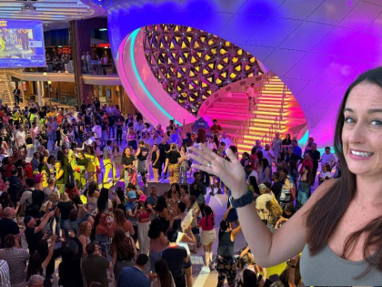 Legend-of-the-Seas-crowded-Royal-Promenade.jpg